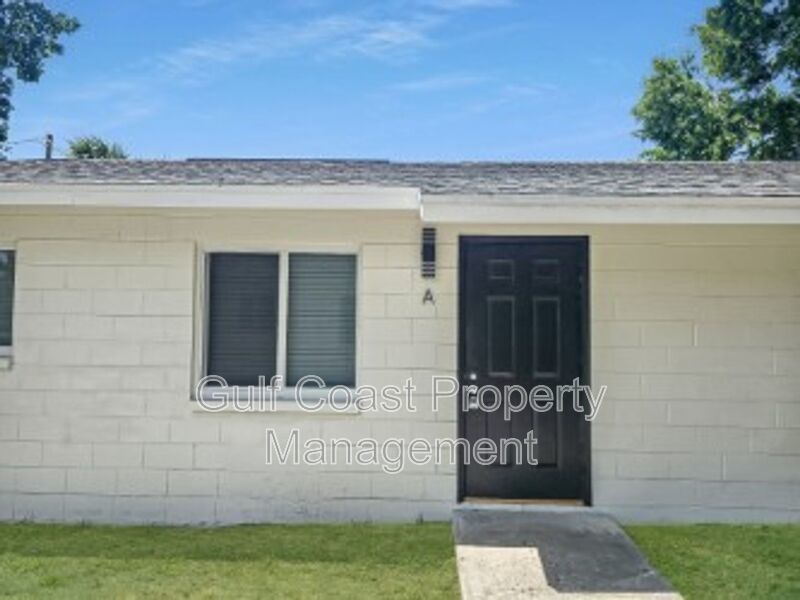 Updated Two Bedroom, One Bath Duplex located Near Downtown Palmetto property image