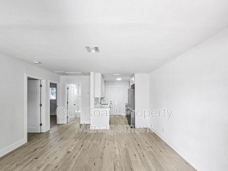 Updated Two Bedroom, One Bath Duplex located Near Downtown Palmetto property image