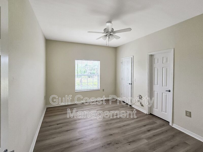 Limited-Time Offer: Two-for-One Application Fee Special! Flexible Move-In Costs! Pay only half the security deposit at lease signing and spread the rest over your first two months! property image