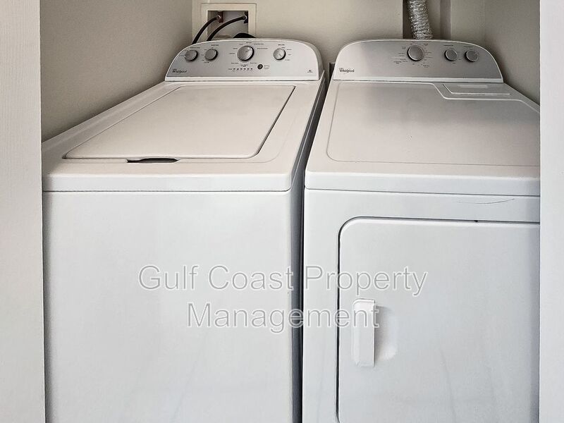 Limited-Time Offer: Two-for-One Application Fee Special! Flexible Move-In Costs! Pay only half the security deposit at lease signing and spread the rest over your first two months! property image