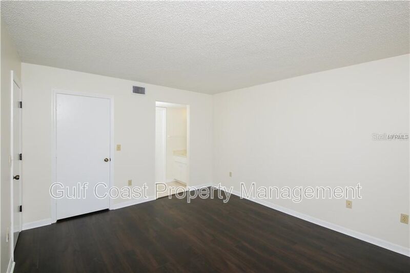 Country Club Living property image