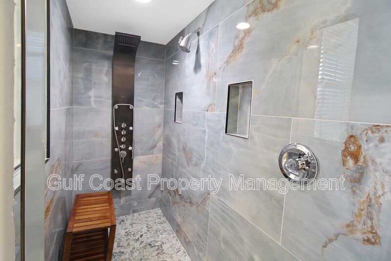 Annual rental: Spacious 3BR/2BA Creekwood Home with Office, Screened Lanai, EV Charger & Resort-Style Amenities property image