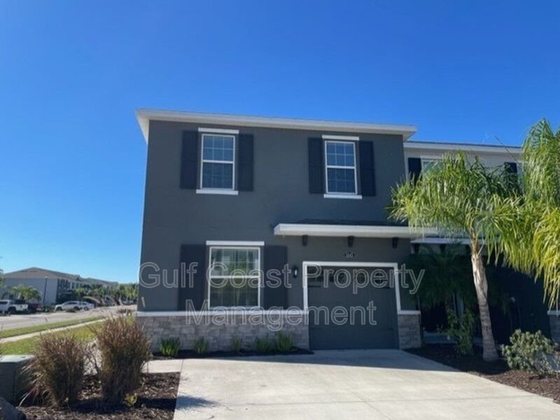 Light and Bright Townhome Available for Rent property image