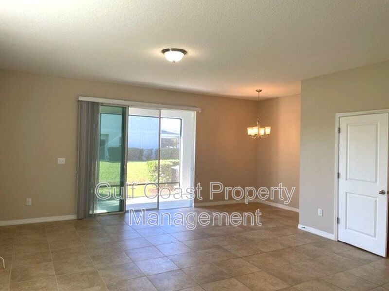 Light and Bright Townhome Available for Rent property image