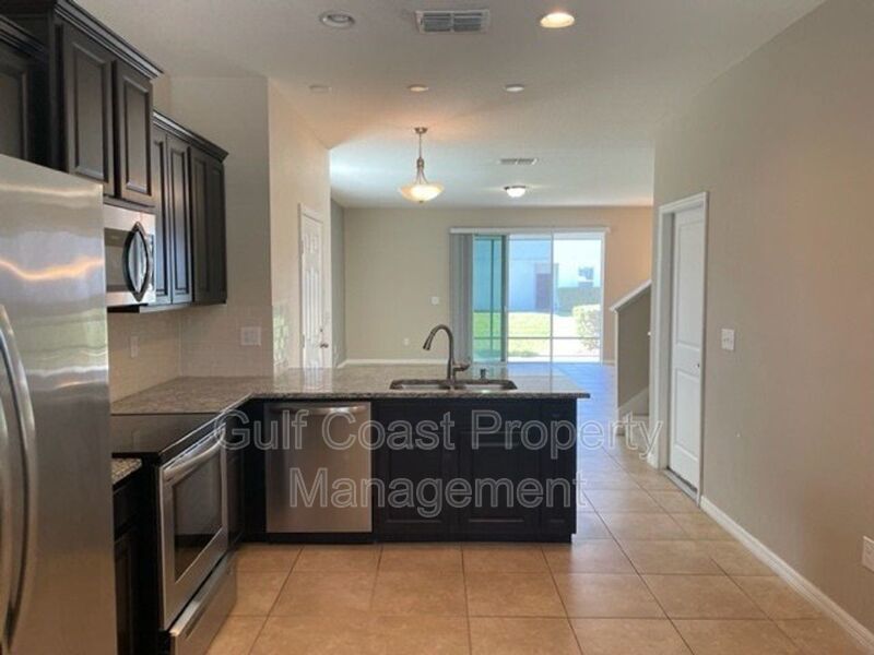 Light and Bright Townhome Available for Rent property image