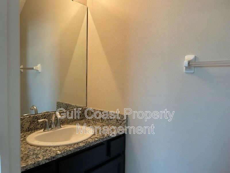 Light and Bright Townhome Available for Rent property image