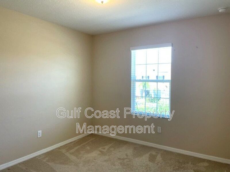 Light and Bright Townhome Available for Rent property image