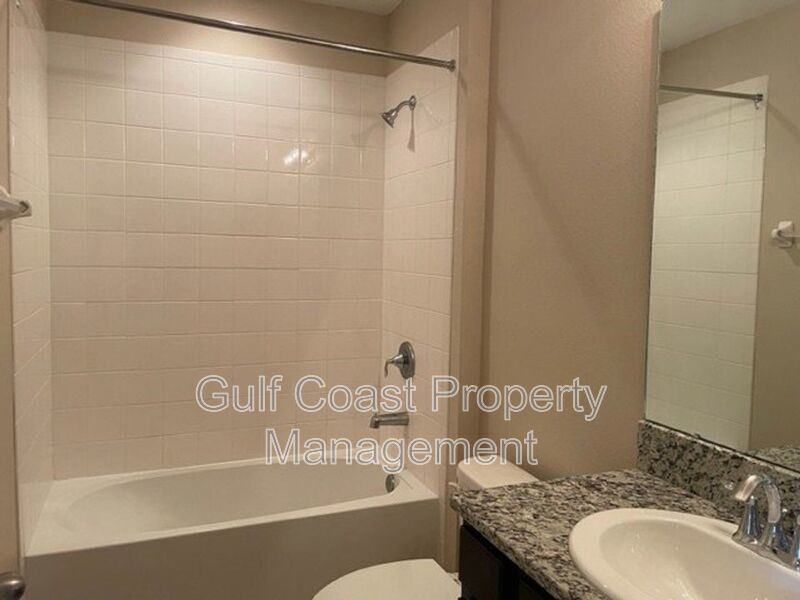 Light and Bright Townhome Available for Rent property image