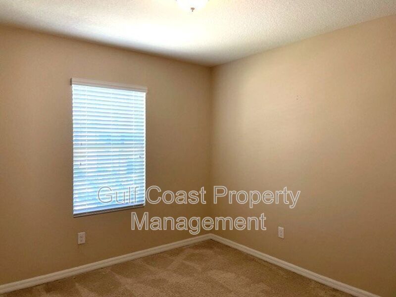 Light and Bright Townhome Available for Rent property image