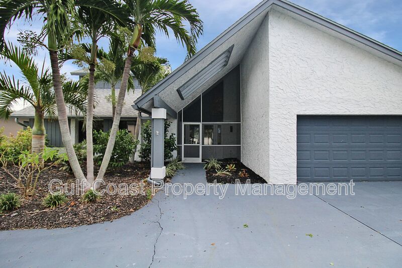 Stunning Waterfront Pool Home in the Heart or Cape Coral property image