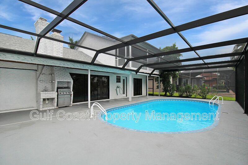 Stunning Waterfront Pool Home in the Heart or Cape Coral property image