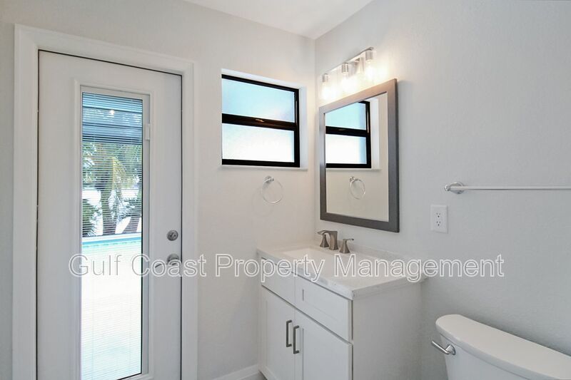 Stunning Waterfront Pool Home in the Heart or Cape Coral property image