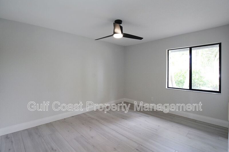 Stunning Waterfront Pool Home in the Heart or Cape Coral property image