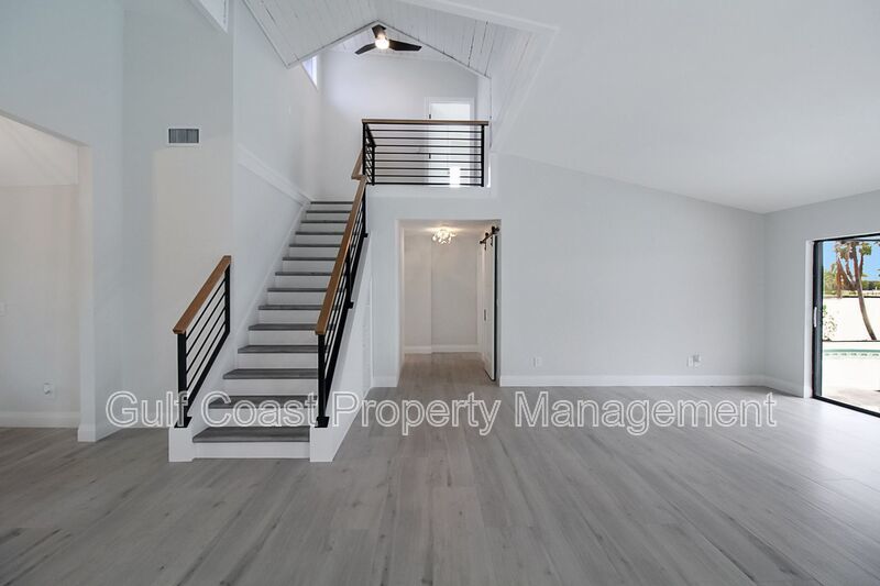 Stunning Waterfront Pool Home in the Heart or Cape Coral property image