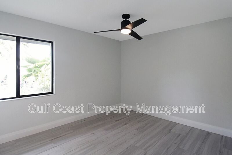 Stunning Waterfront Pool Home in the Heart or Cape Coral property image