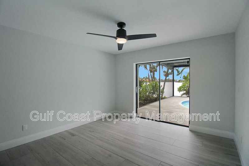 Stunning Waterfront Pool Home in the Heart or Cape Coral property image