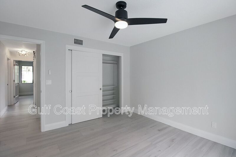 Stunning Waterfront Pool Home in the Heart or Cape Coral property image