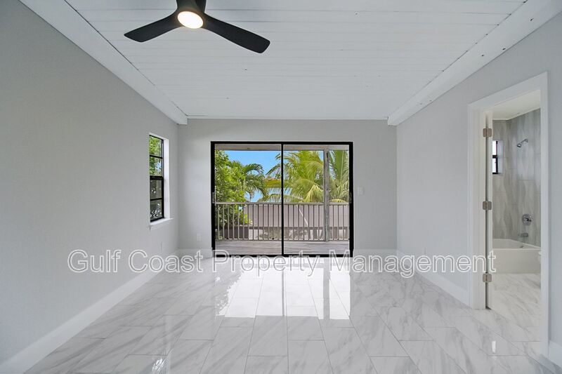 Stunning Waterfront Pool Home in the Heart or Cape Coral property image