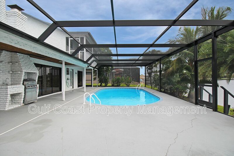 Stunning Waterfront Pool Home in the Heart or Cape Coral property image