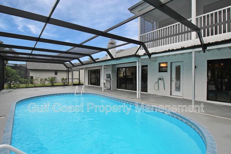 Stunning Waterfront Pool Home in the Heart or Cape Coral property image
