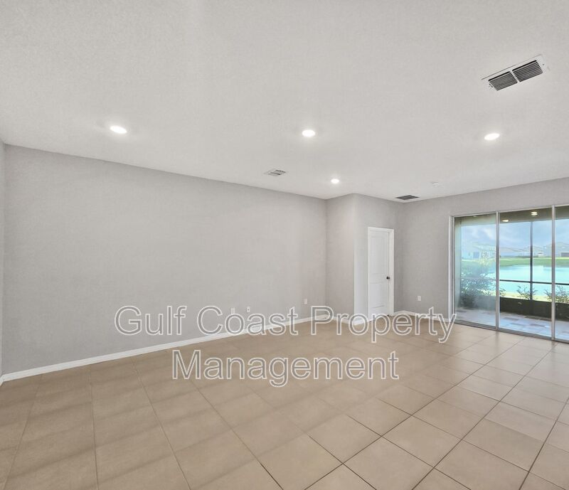 Limited-Time Offer: Two-for-One Application Fee Special! Flexible Move-In Costs! Pay only half the security deposit at lease signing and spread the rest over your first two months! property image