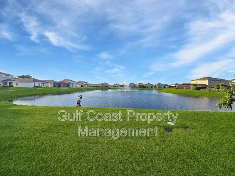 Limited-Time Offer: Two-for-One Application Fee Special! Flexible Move-In Costs! Pay only half the security deposit at lease signing and spread the rest over your first two months! property image