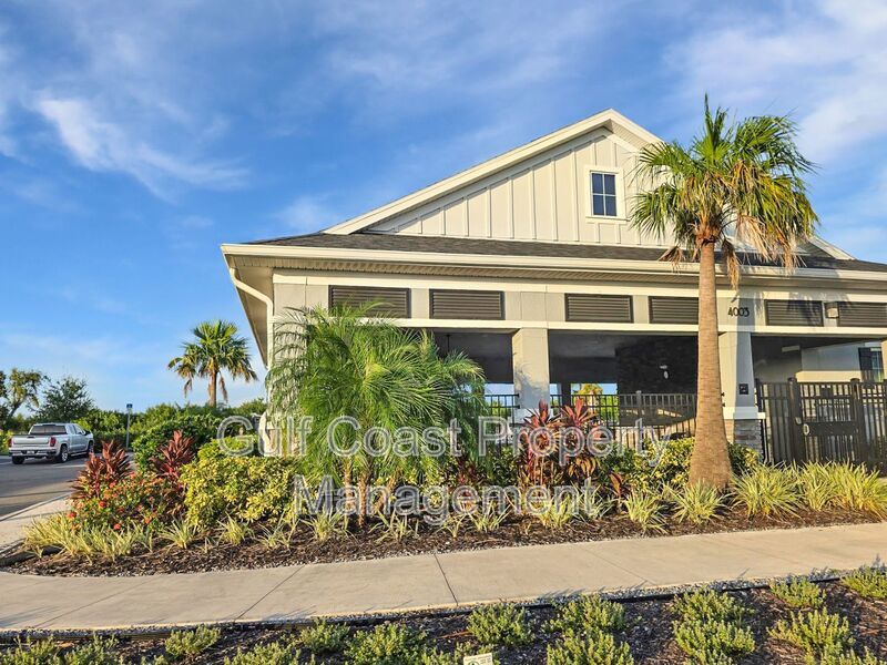 Limited-Time Offer: Two-for-One Application Fee Special! Flexible Move-In Costs! Pay only half the security deposit at lease signing and spread the rest over your first two months! property image