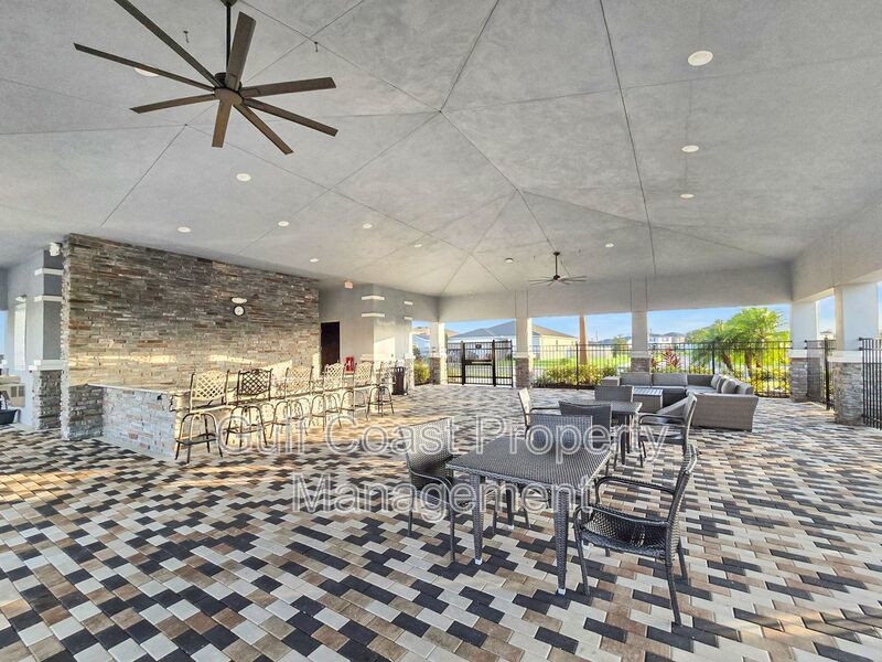 Limited-Time Offer: Two-for-One Application Fee Special! Flexible Move-In Costs! Pay only half the security deposit at lease signing and spread the rest over your first two months! property image