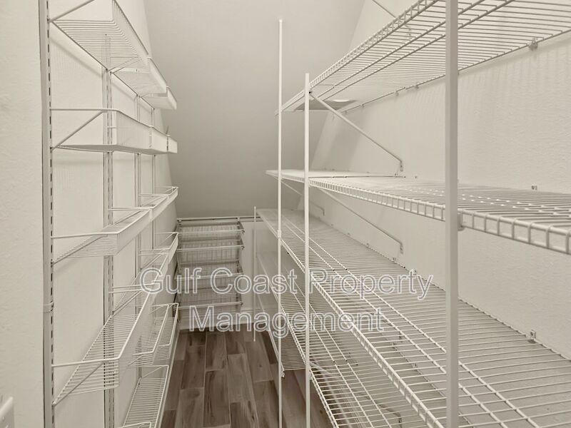 Spacious 3-Bed, 2.5-Bath Townhome with 2-Car Garage Overlooking the Pool in Gated Creekwood Community property image