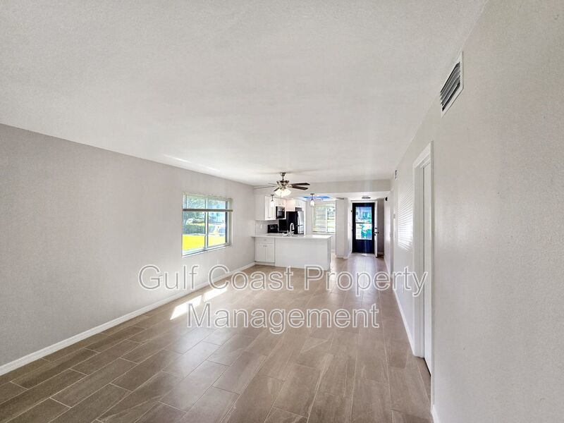 Limited-Time Offer: Two-for-One Application Fee Special! Flexible Move-In Costs! Pay only half the security deposit at lease signing and spread the rest over your first two months! property image