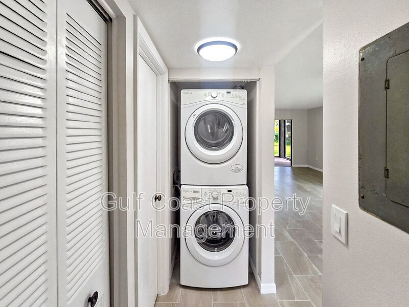 Limited-Time Offer: Two-for-One Application Fee Special! Flexible Move-In Costs! Pay only half the security deposit at lease signing and spread the rest over your first two months! property image