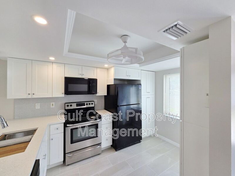 Limited-Time Offer: Two-for-One Application Fee Special! Flexible Move-In Costs! Pay only half the security deposit at lease signing and spread the rest over your first two months! property image