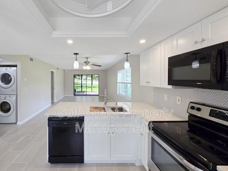 Limited-Time Offer: Two-for-One Application Fee Special! Flexible Move-In Costs! Pay only half the security deposit at lease signing and spread the rest over your first two months! property image