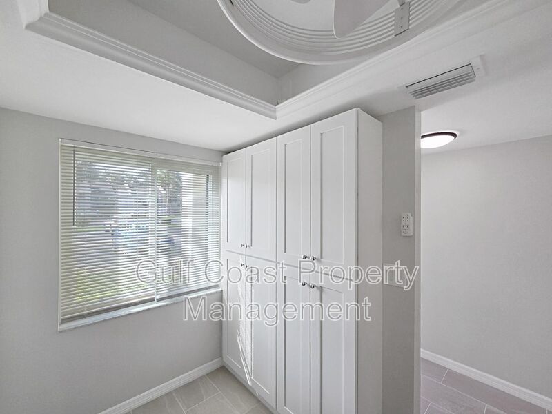 Limited-Time Offer: Two-for-One Application Fee Special! Flexible Move-In Costs! Pay only half the security deposit at lease signing and spread the rest over your first two months! property image