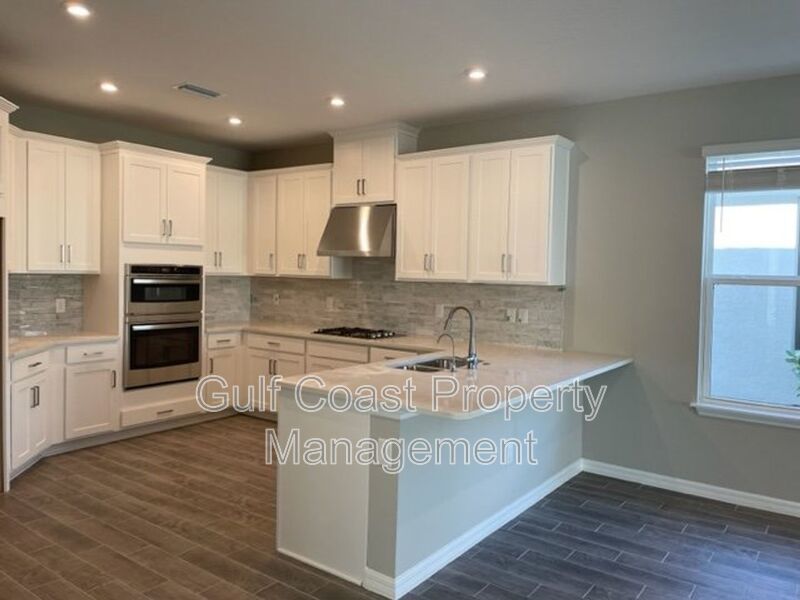 4 Bedroom Home Plus a Home Office, Loft and Bonus Room property image