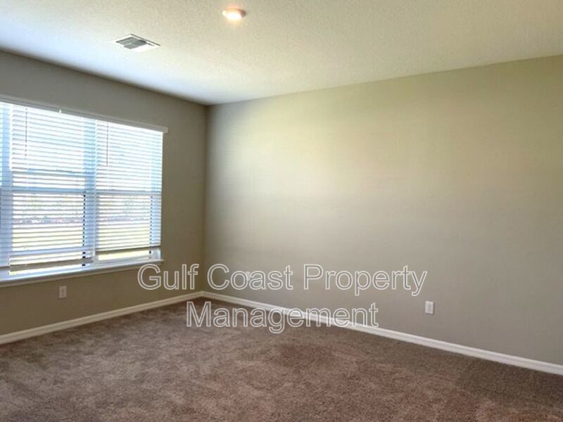 4 Bedroom Home Plus a Home Office, Loft and Bonus Room property image
