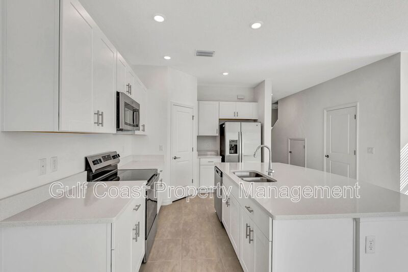 Annual Rental – New 3 Bedroom, 2.5 Bath End Unit Townhome with Garage and Serene Lake Views in Azario, Lakewood Ranch property image