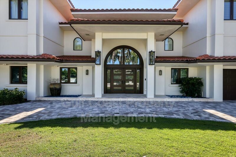 Exclusive Bird Key Waterfront Estate – 5BR Luxury Annual Rental property image