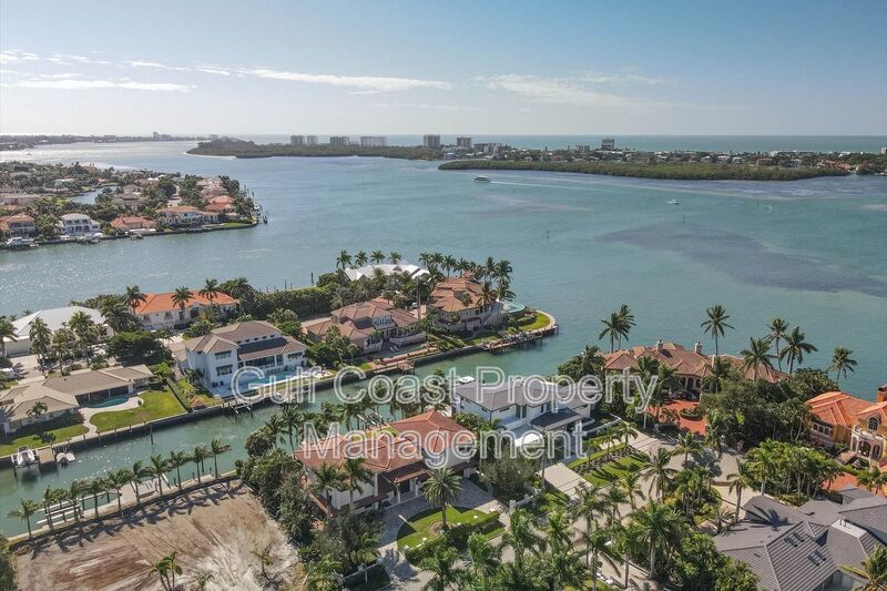 Exclusive Bird Key Waterfront Estate – 5BR Luxury Annual Rental property image