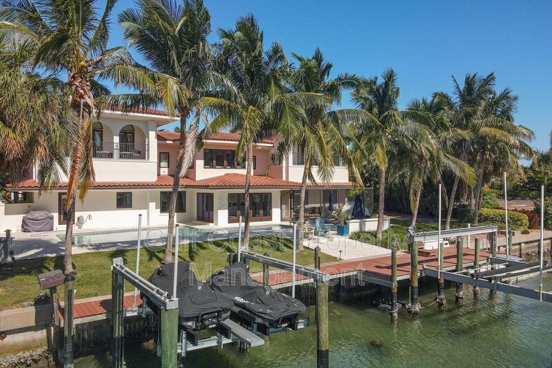 Exclusive Bird Key Waterfront Estate – 5BR Luxury Annual Rental property image