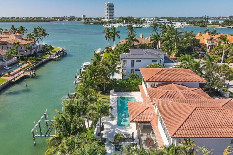 Exclusive Bird Key Waterfront Estate – 5BR Luxury Annual Rental property image