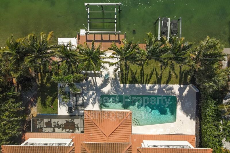 Exclusive Bird Key Waterfront Estate – 5BR Luxury Annual Rental property image