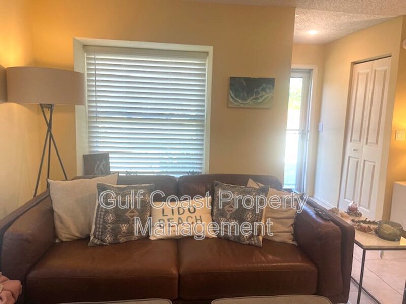 Charming & Cheerful Retreat Just Minutes from Downtown! property image