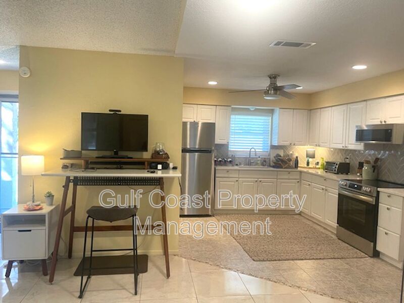 Charming & Cheerful Retreat Just Minutes from Downtown! property image