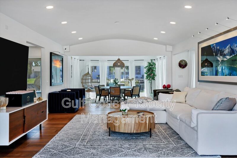Exclusive Bird Key Waterfront Estate – 5BR Luxury Annual Rental property image