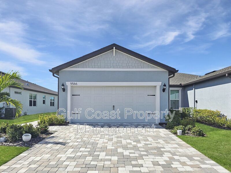 Annual Rental – Furnished or Unfurnished 2-Bedroom Villa with Flex Room and Lake Views in Del Webb Bayview, a 55+ Gated Community property image