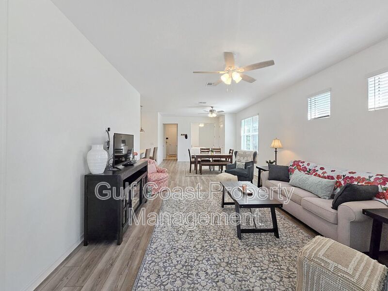 Annual Rental – Furnished or Unfurnished 2-Bedroom Villa with Flex Room and Lake Views in Del Webb Bayview, a 55+ Gated Community property image