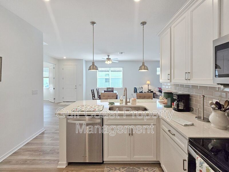 Annual Rental – Furnished or Unfurnished 2-Bedroom Villa with Flex Room and Lake Views in Del Webb Bayview, a 55+ Gated Community property image