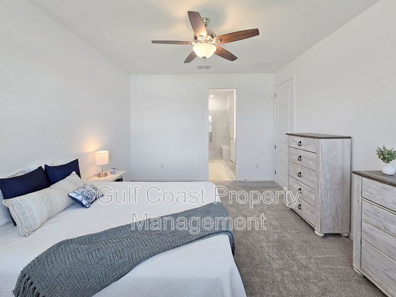 Annual Rental – Furnished or Unfurnished 2-Bedroom Villa with Flex Room and Lake Views in Del Webb Bayview, a 55+ Gated Community property image