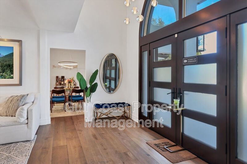 Exclusive Bird Key Waterfront Estate – 5BR Luxury Annual Rental property image